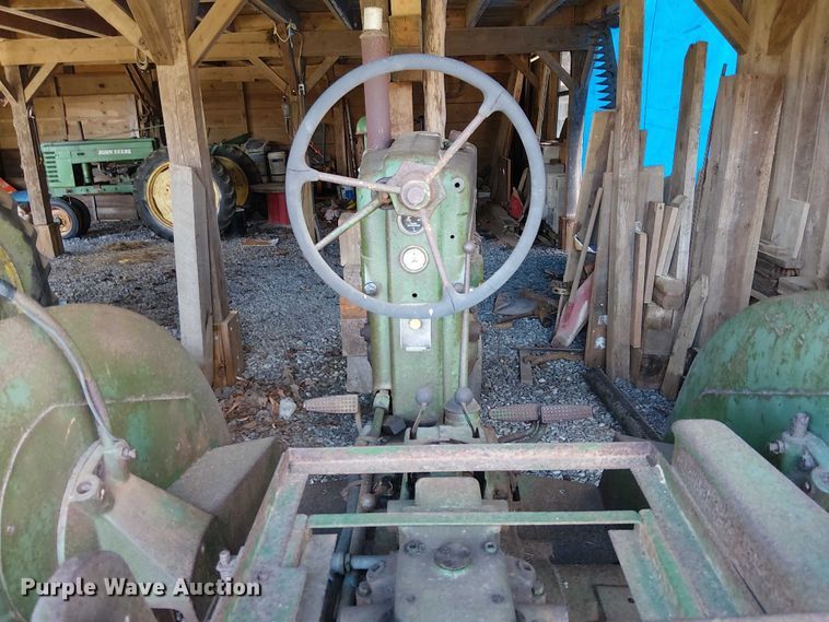 image for item EE7975 John Deere MT tractor