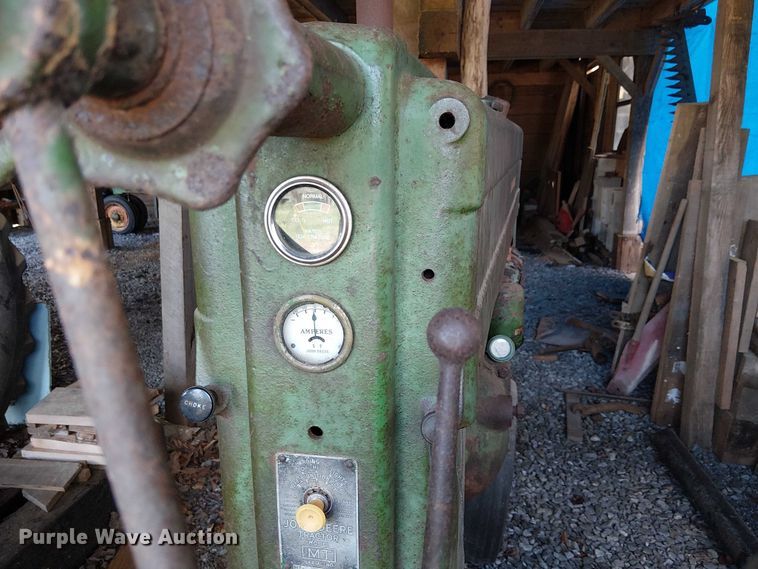 image for item EE7975 John Deere MT tractor