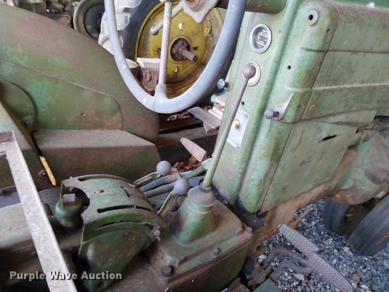 image for item EE7975 John Deere MT tractor