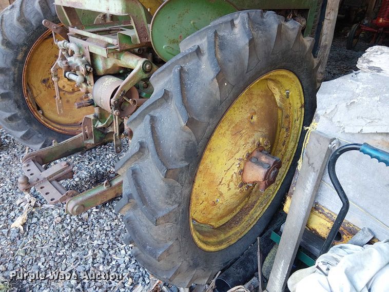 image for item EE7975 John Deere MT tractor