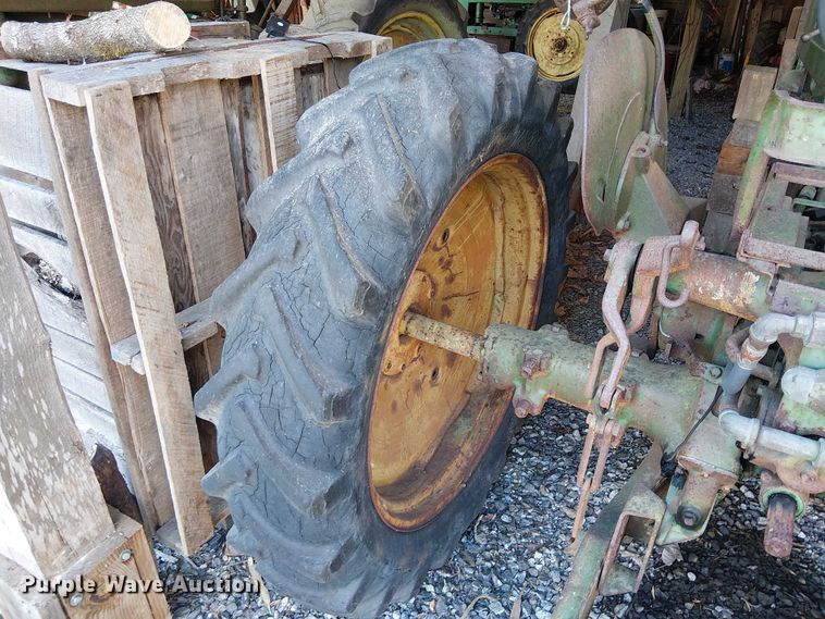 image for item EE7975 John Deere MT tractor
