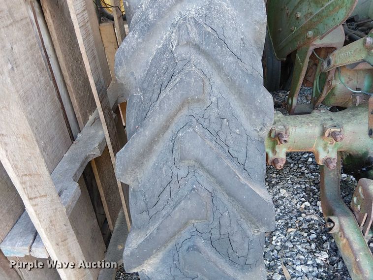 image for item EE7975 John Deere MT tractor