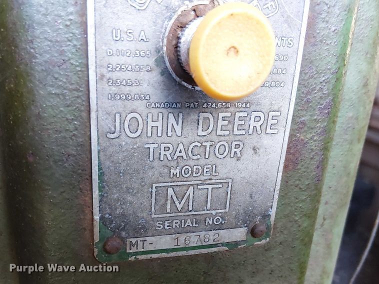 image for item EE7975 John Deere MT tractor
