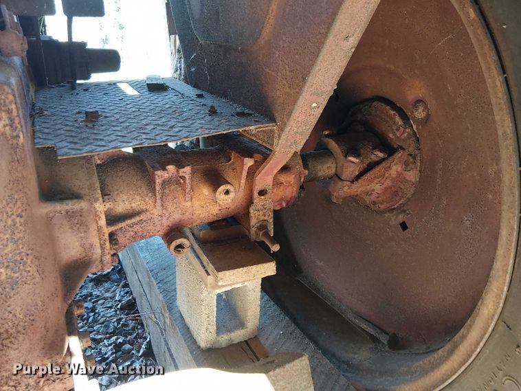 image for item EE7976 Massey Harris 30 tractor