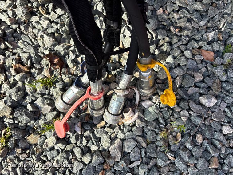 image for item EF1016 2022 Kubota L3902HST MFWD tractor