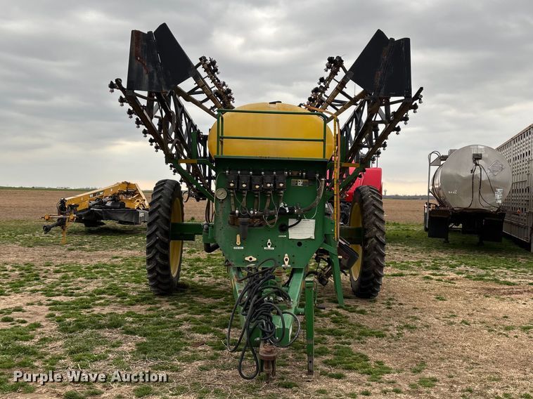 image for item EO4010 Redball 670 sprayer