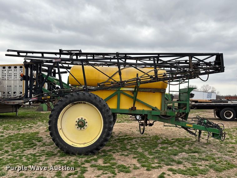 image for item EO4010 Redball 670 sprayer