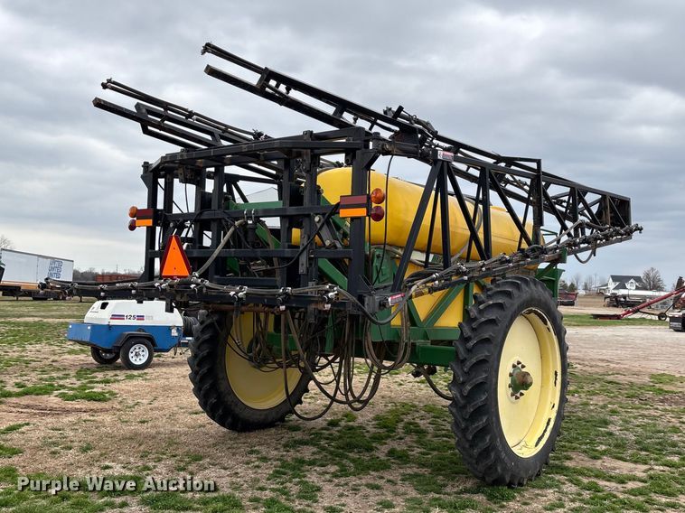 image for item EO4010 Redball 670 sprayer