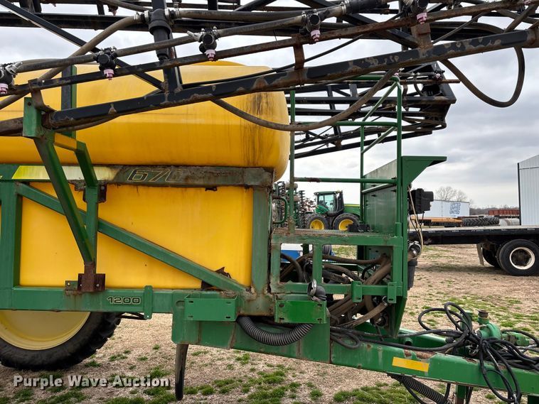 image for item EO4010 Redball 670 sprayer