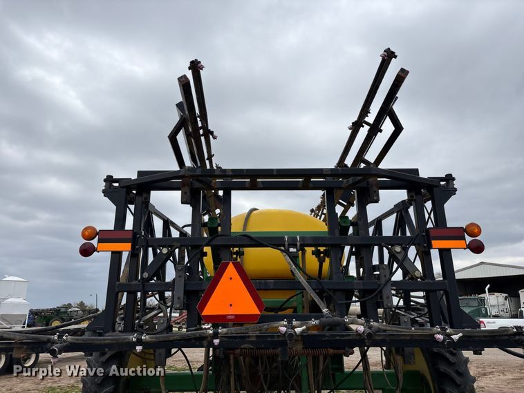 image for item EO4010 Redball 670 sprayer