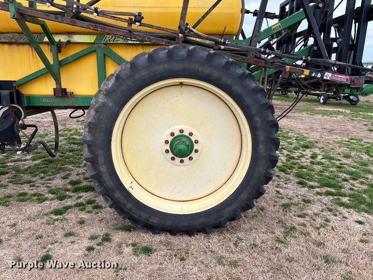 image for item EO4010 Redball 670 sprayer