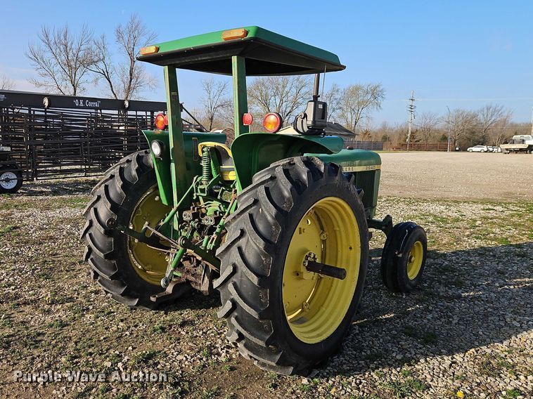image for item EO7074 1977 John Deere 2640B tractor
