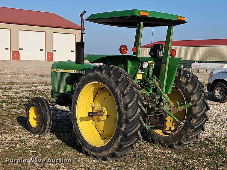 image for item EO7074 1977 John Deere 2640B tractor