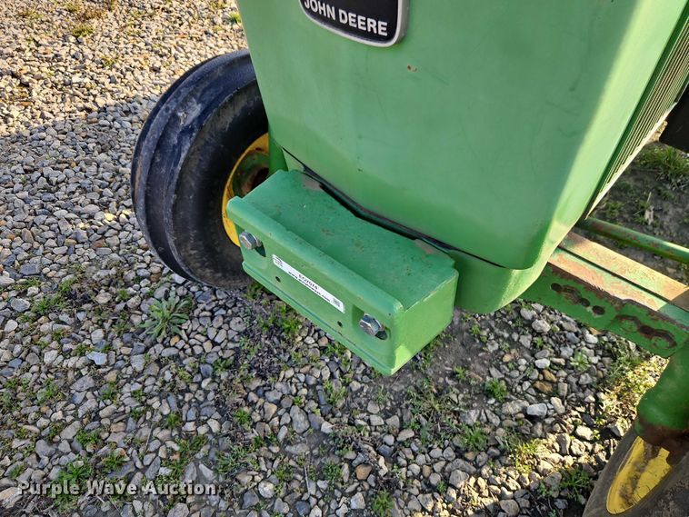 image for item EO7074 1977 John Deere 2640B tractor