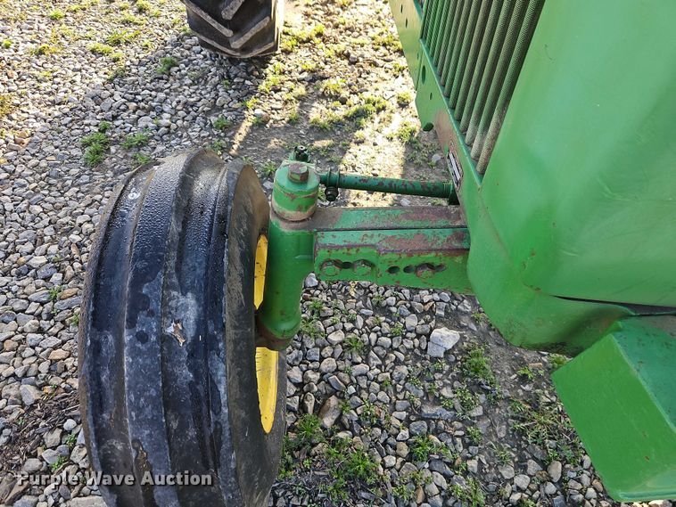 image for item EO7074 1977 John Deere 2640B tractor