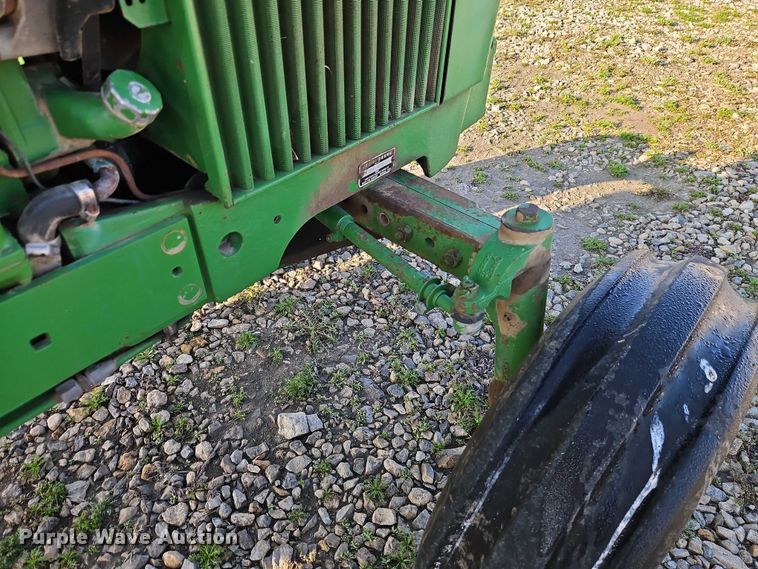 image for item EO7074 1977 John Deere 2640B tractor