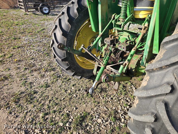 image for item EO7074 1977 John Deere 2640B tractor