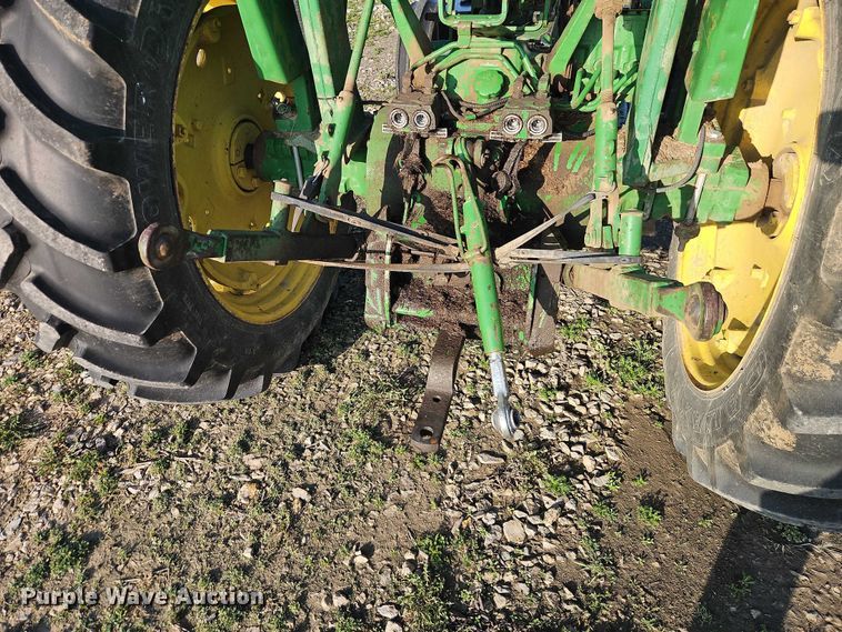 image for item EO7074 1977 John Deere 2640B tractor