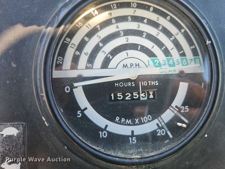 image for item EO7074 1977 John Deere 2640B tractor