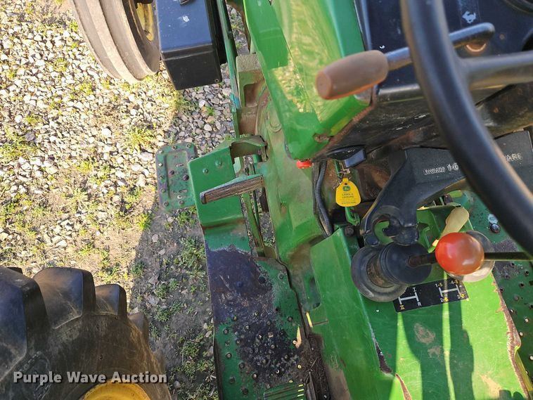 image for item EO7074 1977 John Deere 2640B tractor