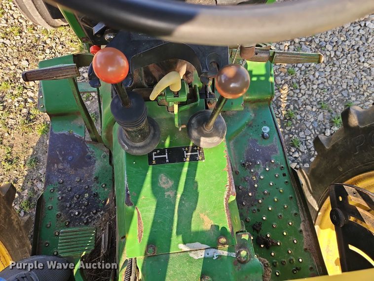 image for item EO7074 1977 John Deere 2640B tractor