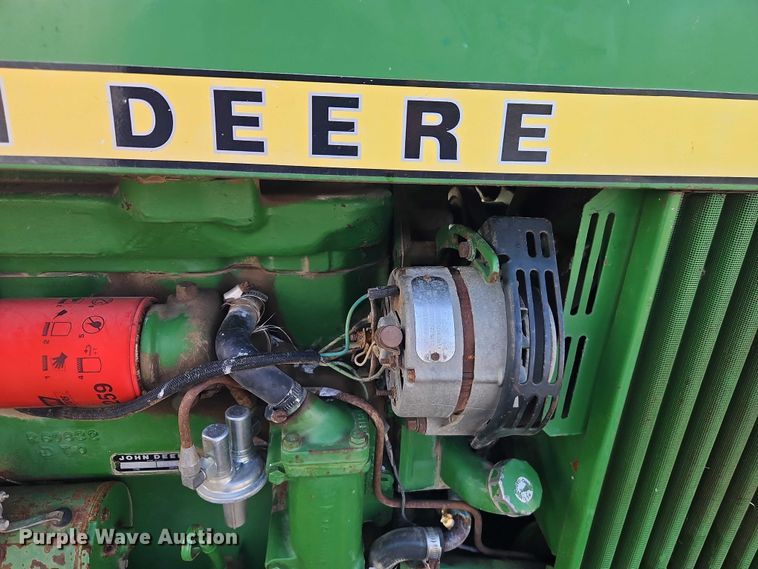 image for item EO7074 1977 John Deere 2640B tractor