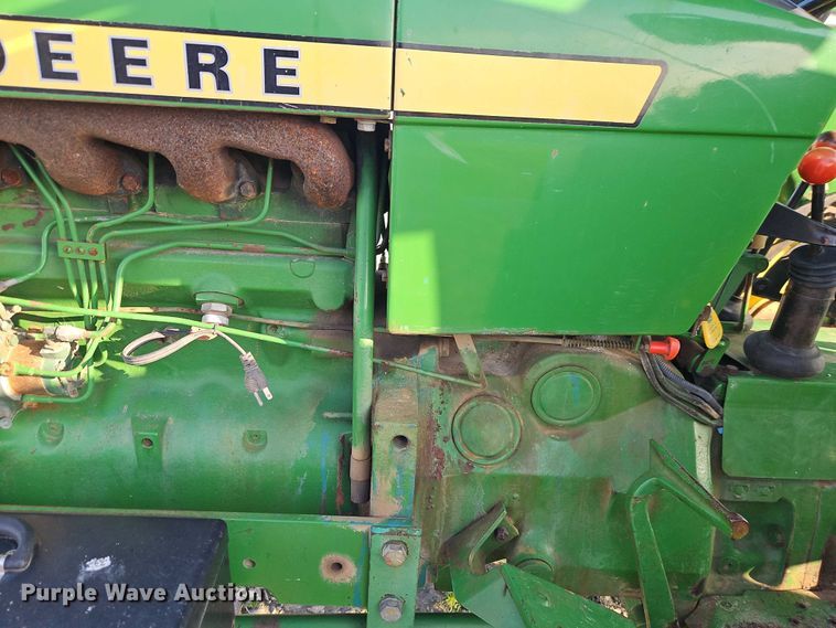 image for item EO7074 1977 John Deere 2640B tractor