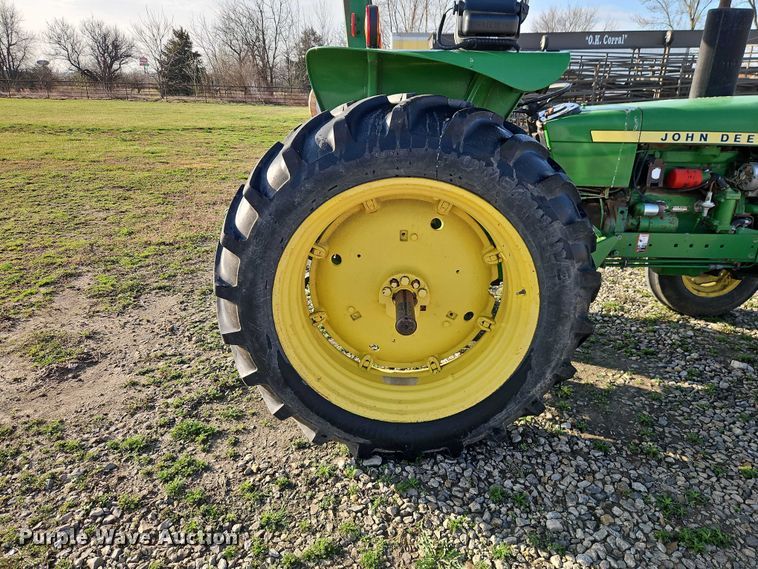 image for item EO7074 1977 John Deere 2640B tractor