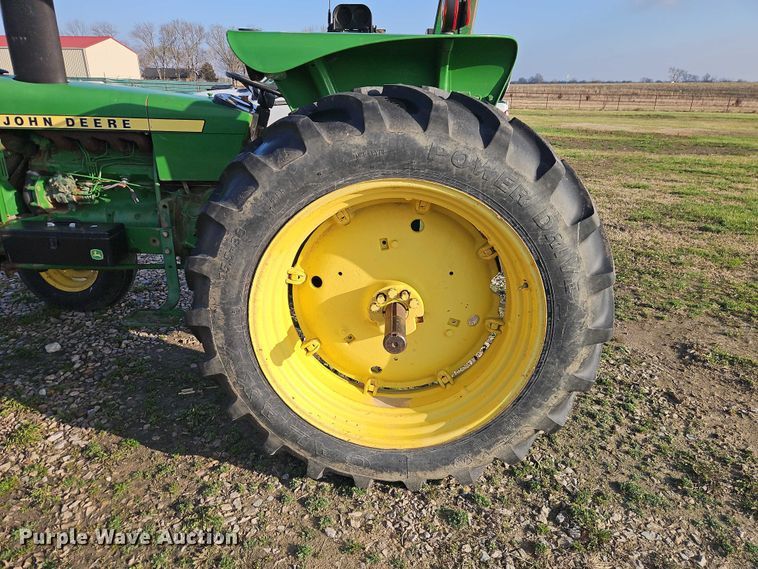 image for item EO7074 1977 John Deere 2640B tractor