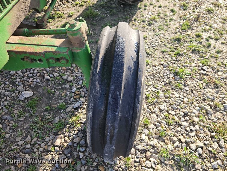 image for item EO7074 1977 John Deere 2640B tractor