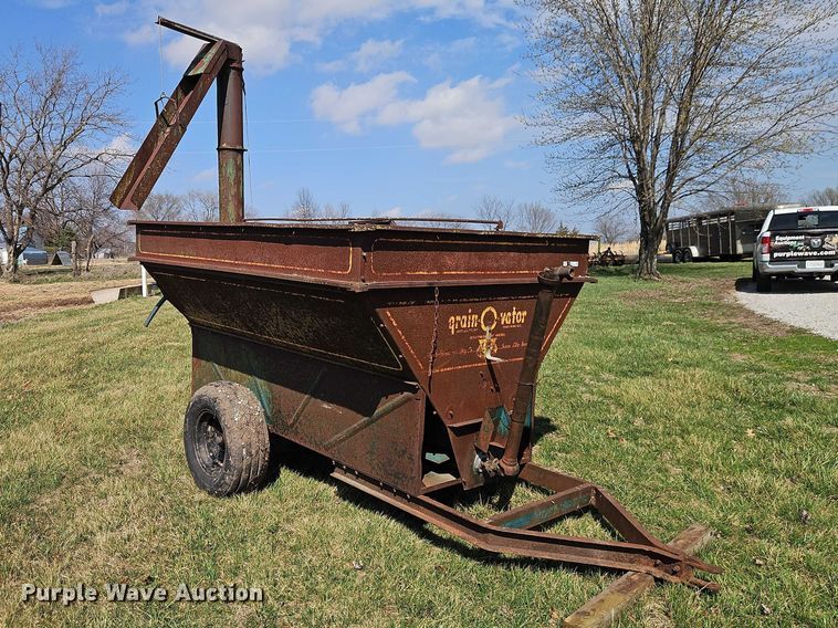 image for item EO7078 North American Mfg grain-O-vator grain cart