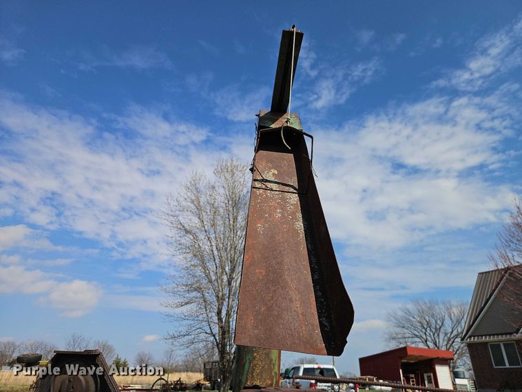 image for item EO7078 North American Mfg grain-O-vator grain cart