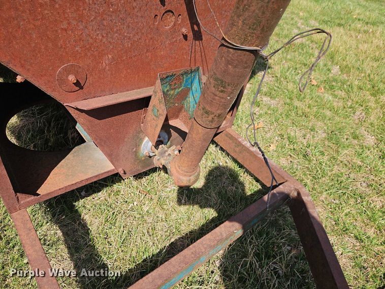 image for item EO7078 North American Mfg grain-O-vator grain cart