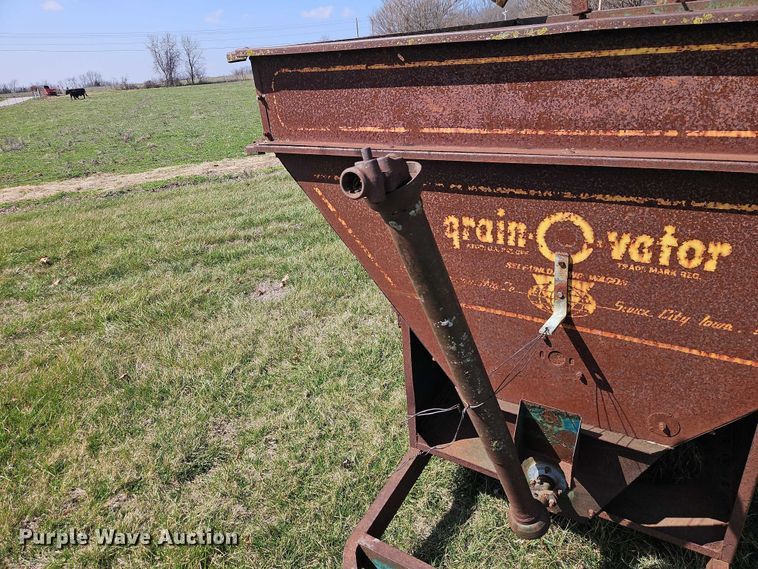 image for item EO7078 North American Mfg grain-O-vator grain cart