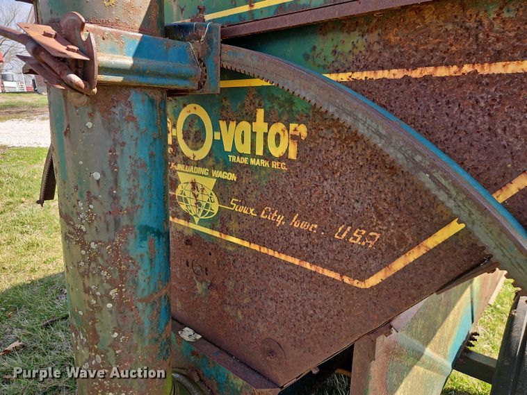 image for item EO7078 North American Mfg grain-O-vator grain cart