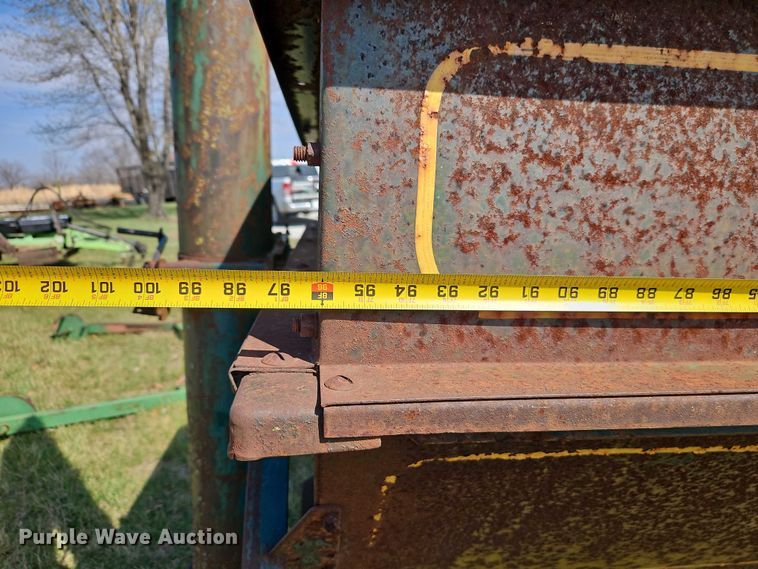 image for item EO7078 North American Mfg grain-O-vator grain cart