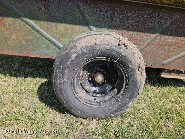 image for item EO7078 North American Mfg grain-O-vator grain cart