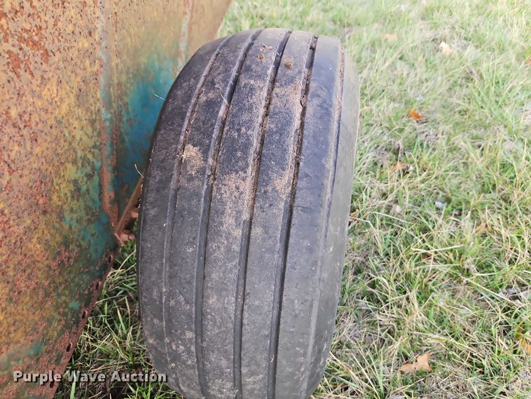 image for item EO7078 North American Mfg grain-O-vator grain cart