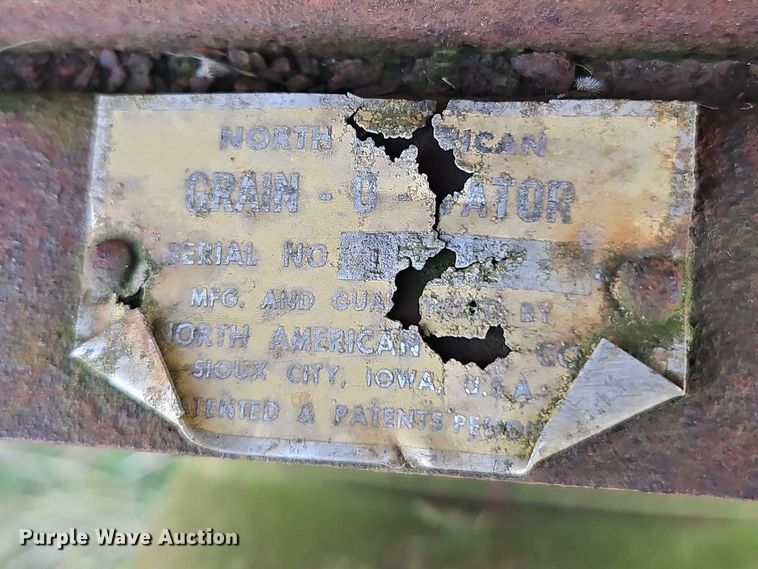 image for item EO7078 North American Mfg grain-O-vator grain cart