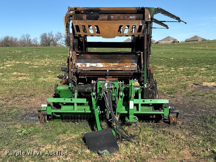 image for item ES5984 2023 John Deere V461R round baler