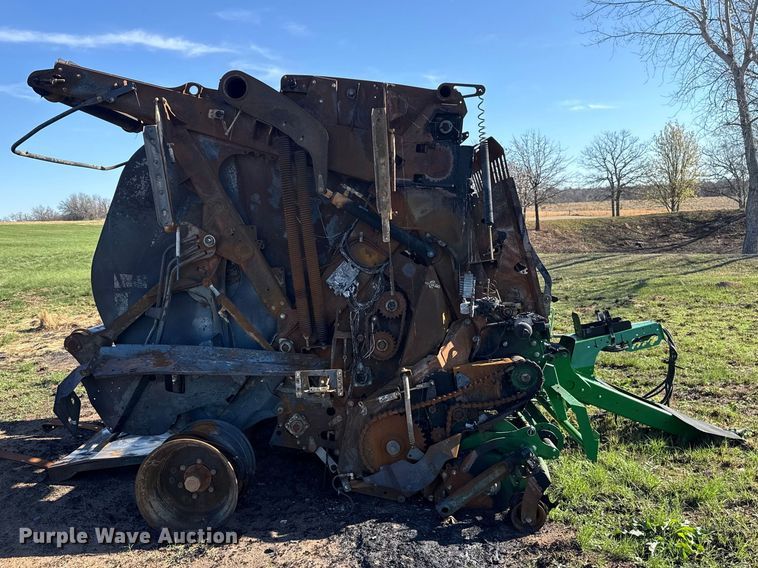 image for item ES5984 2023 John Deere V461R round baler