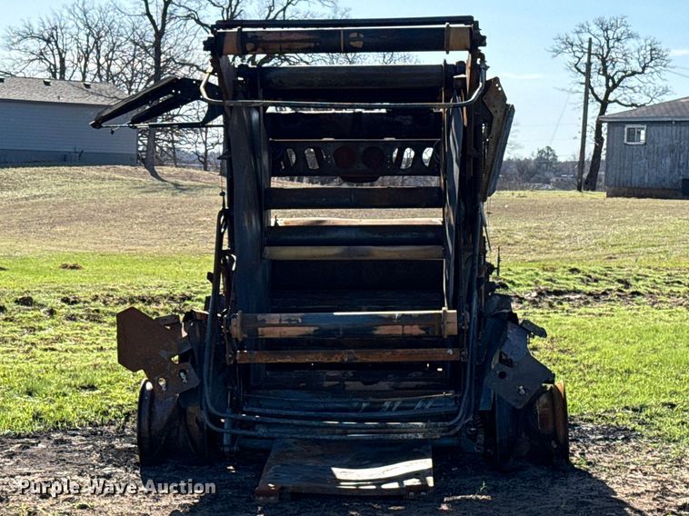 image for item ES5984 2023 John Deere V461R round baler