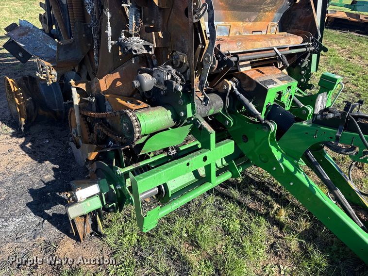 image for item ES5984 2023 John Deere V461R round baler