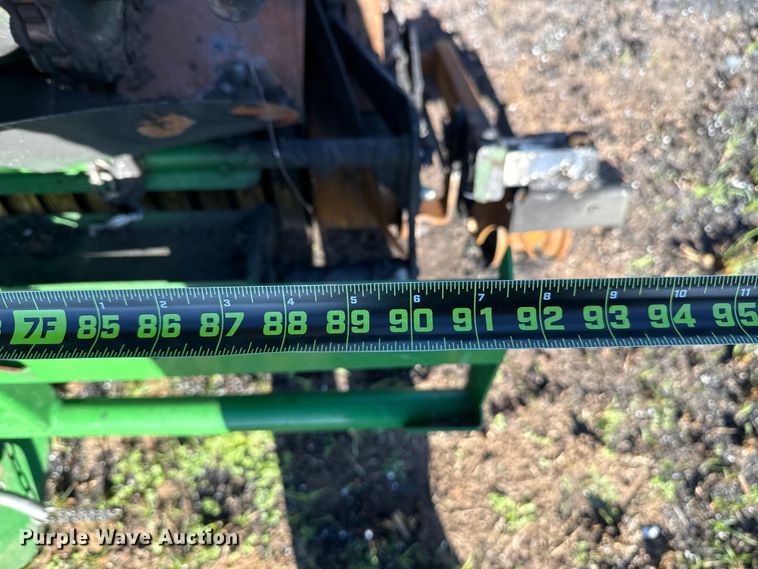 image for item ES5984 2023 John Deere V461R round baler