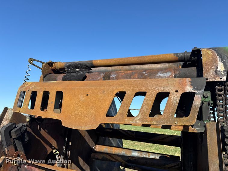 image for item ES5984 2023 John Deere V461R round baler