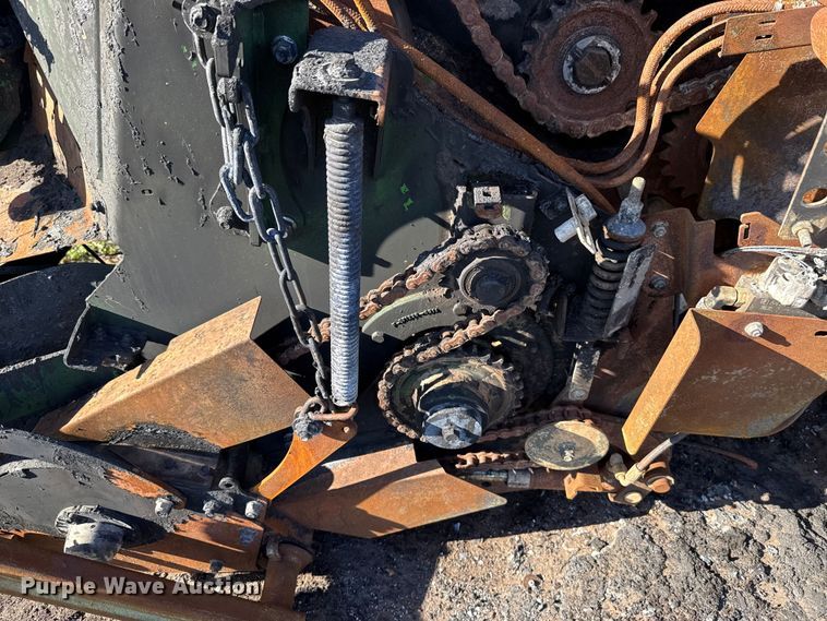 image for item ES5984 2023 John Deere V461R round baler