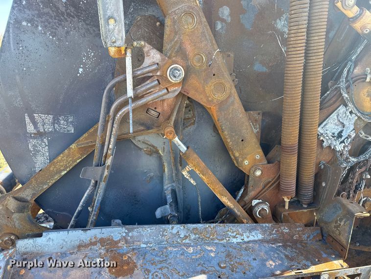 image for item ES5984 2023 John Deere V461R round baler