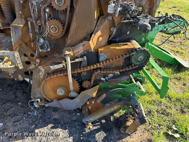 image for item ES5984 2023 John Deere V461R round baler