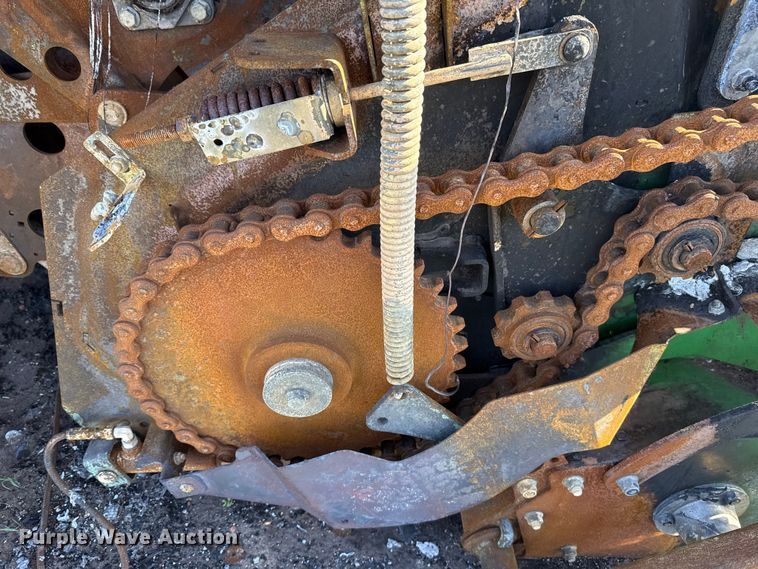 image for item ES5984 2023 John Deere V461R round baler