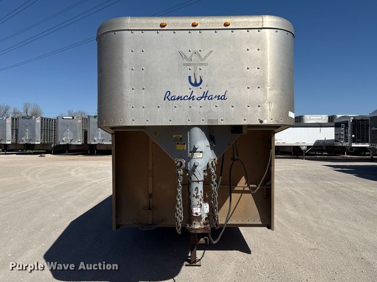 image for item ES5985 2009 Wilson PSGN-5724T livestock trailer